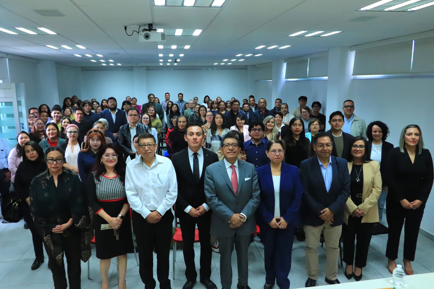 Rector de la UATx da posesión del cargo a nuevos directores de Facultad y UAM